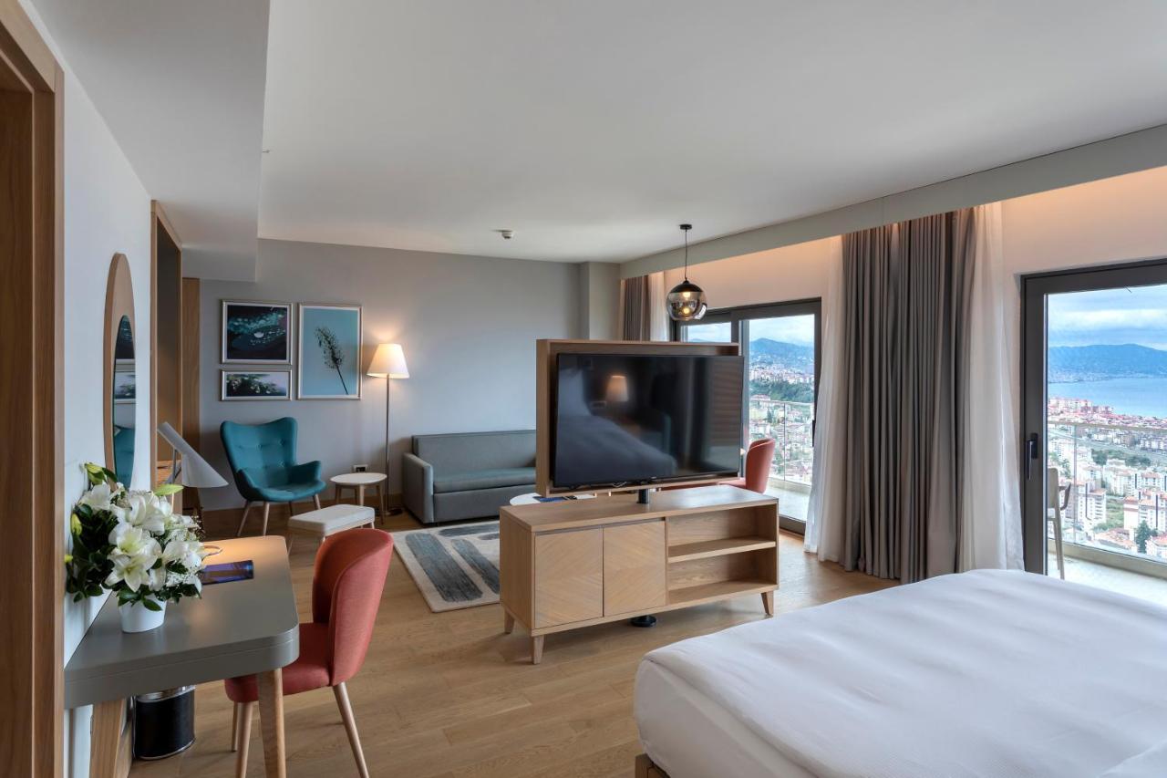 Radisson Blu Hotel Trabzon Exteriér fotografie A room at the hotel