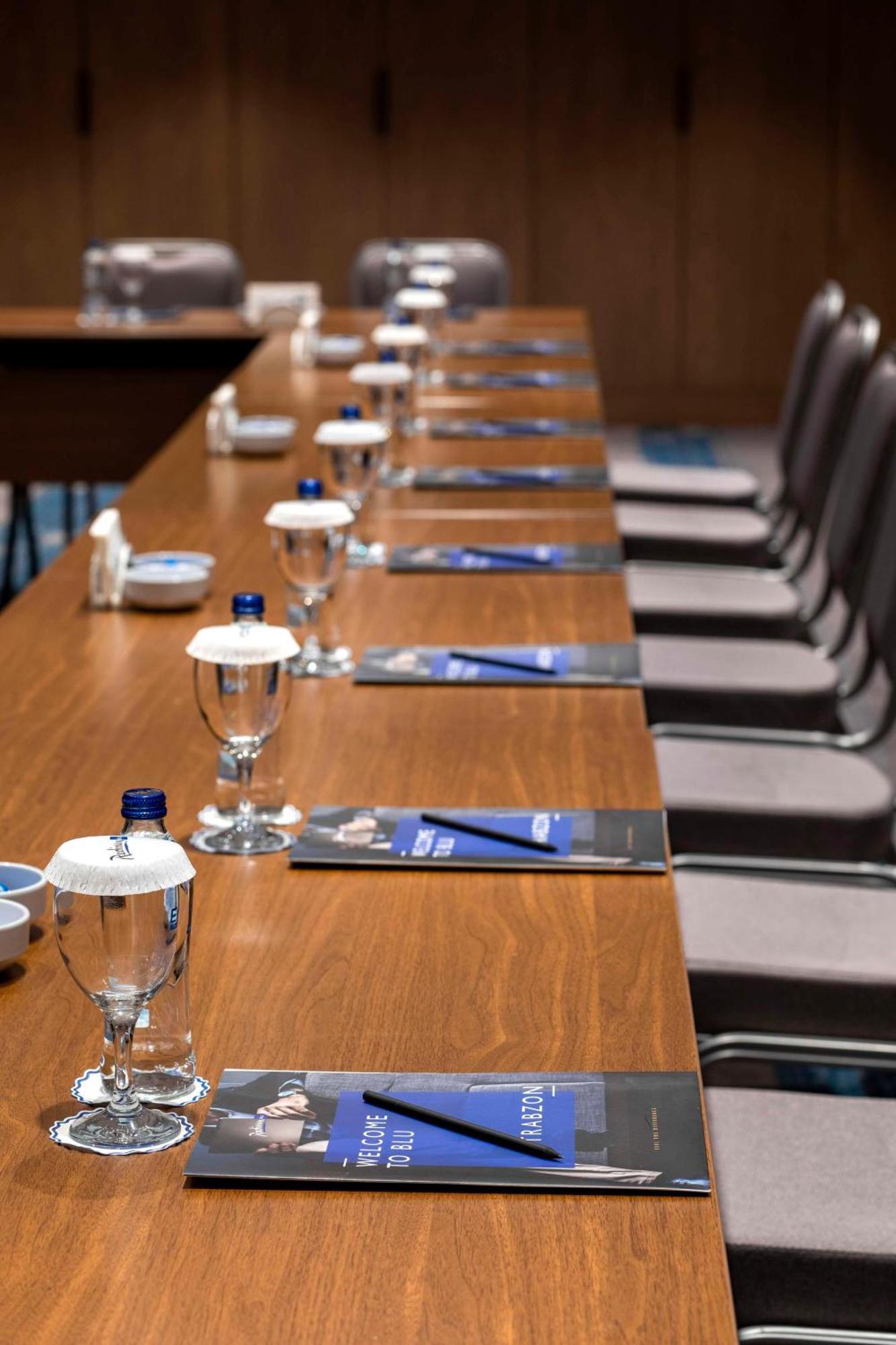 Radisson Blu Hotel Trabzon Exteriér fotografie A meeting room at the European Parliament